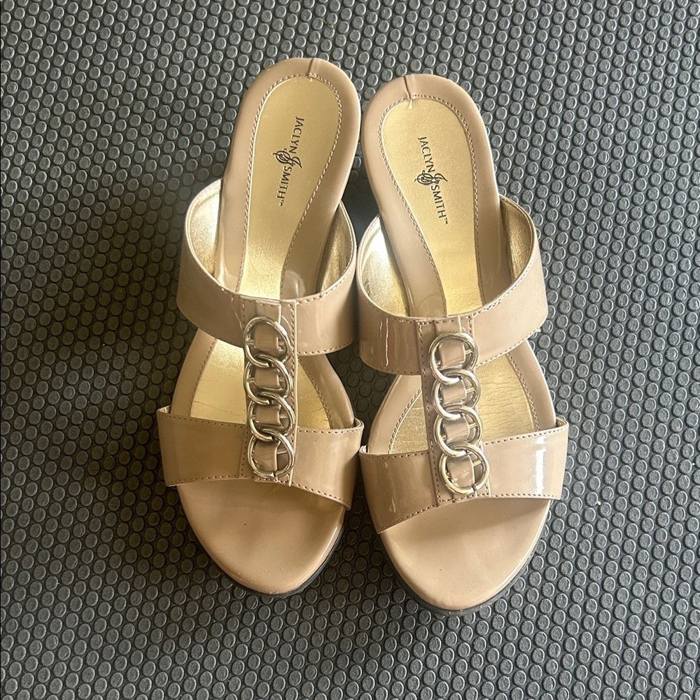 Jaclyn Smith Beige Patent Slide Mules with Silver Chain